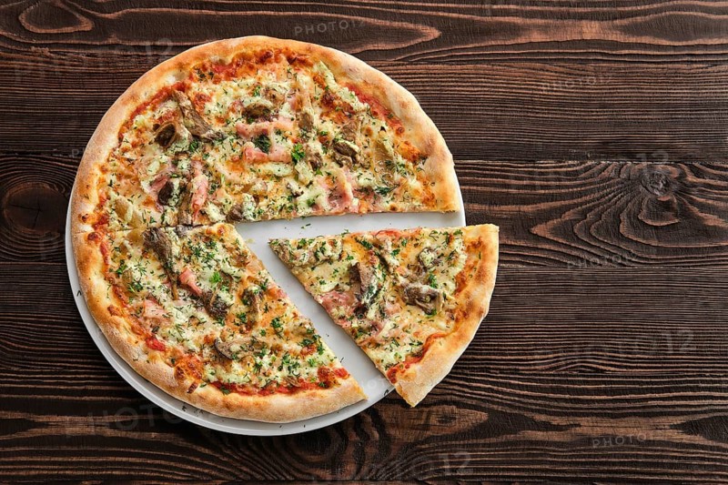 Thick crust pizza with ham