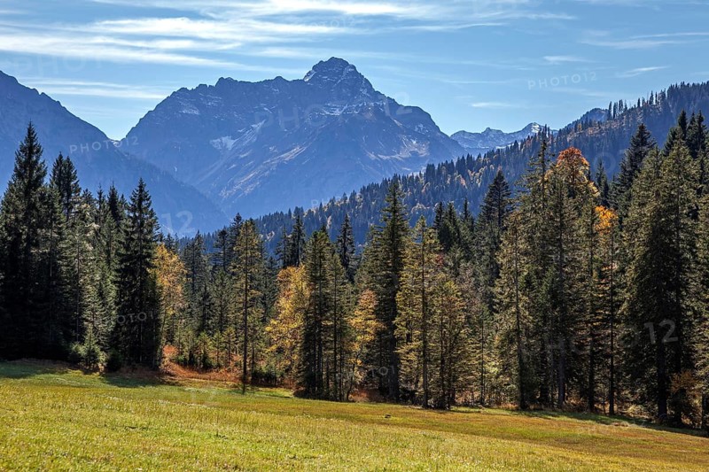 Autumn landscape below Engenkopf