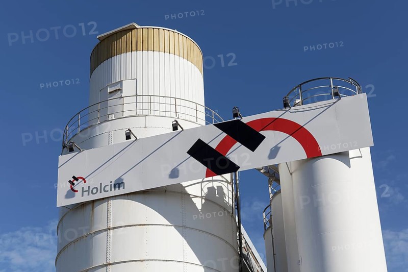 Silo with logo of Holcim AG