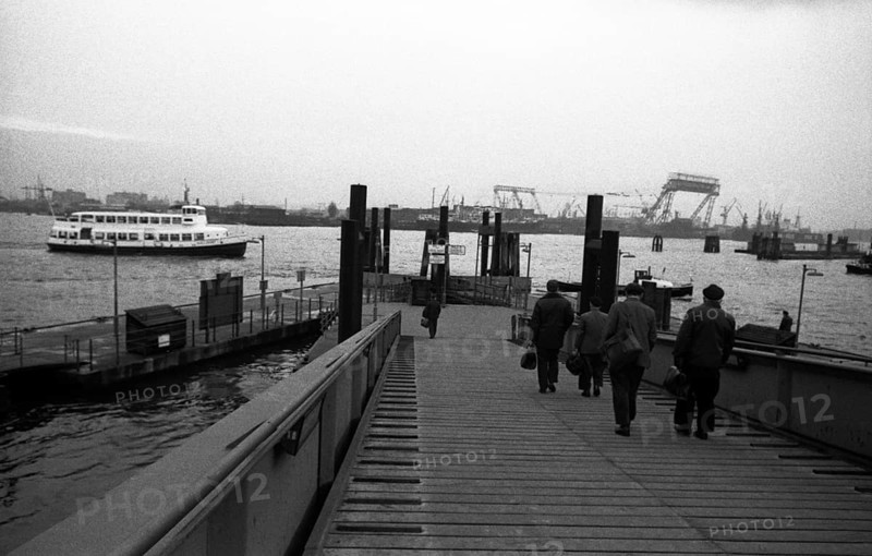 Work at the Port of Hamburg and Howaldtswerke Hamburg