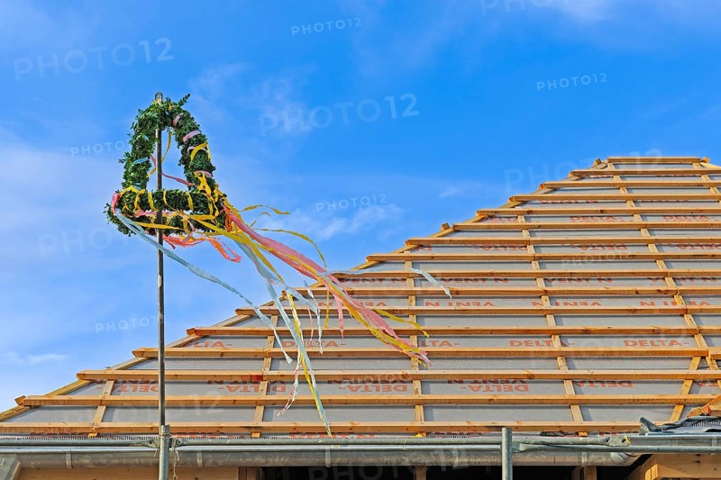 Topping-out wreath at a topping-out ceremony for a single-family house