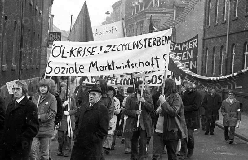 A workers' meeting in the wash-house of the Monopol colliery on 18 November 1973 in Kamen was replaced by a demonstration against the closure of the colliery
