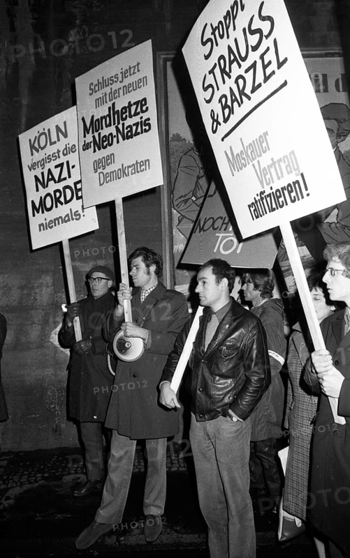 Cologne leftists demonstrated against neo-Nazis and international fascism through the city centre on 10. 11. 1968