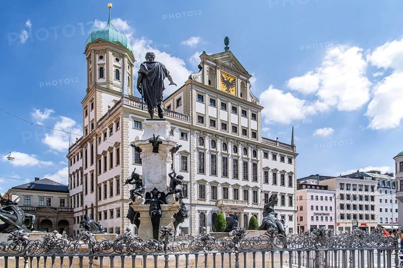 Augustus Fountain on the Town Hall Square