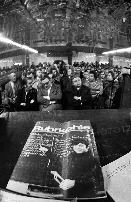 A workers' meeting in the wash-house of the Monopol colliery on 18 November 1973 in Kamen was replaced by a demonstration against the closure of the colliery