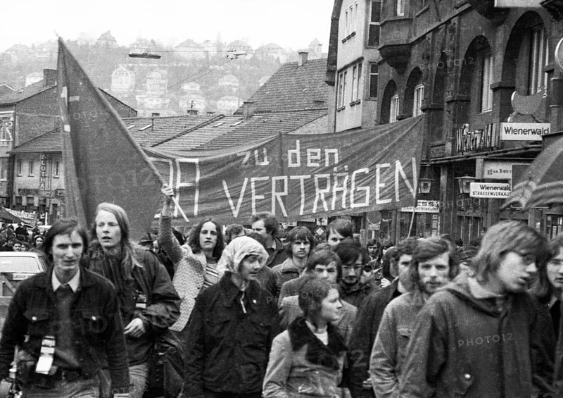 The peace movement's 1972 spring campaign addressed the public primarily with the demand for ratification of the Eastern treaties on 1. 4. 1972