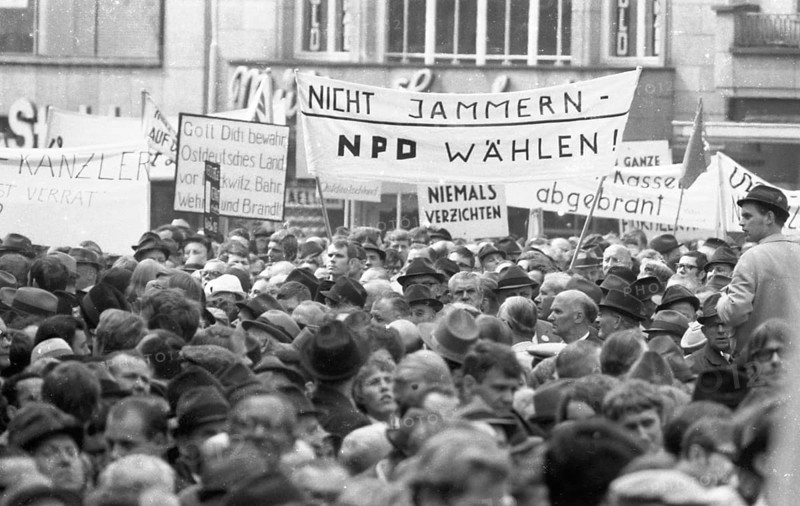 An expellees' rally on 30 May 1970 in Bonn with the NPD