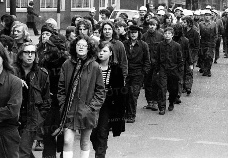 About 4000 steelworkers of Hoesch AG Westfalenhuette demonstrated on 14 January 1972