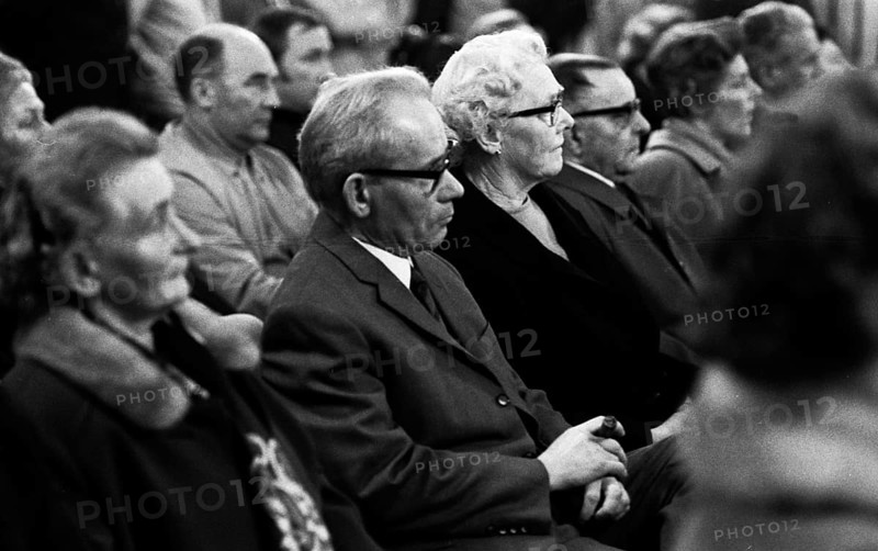 This meeting of affected tenants took a stand against usury in Duesseldorf