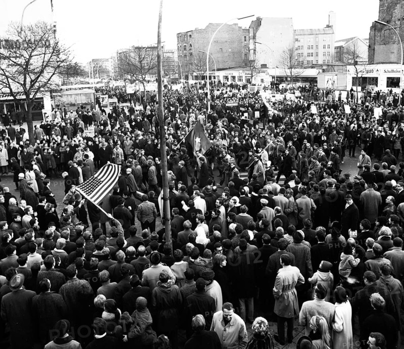 The 1968 International Vietnam Congress and the subsequent demonstration by students from the Technical University of Berlin and 44 other countries was one of the most important events of the 1960s and was influential in the student movement in Germany