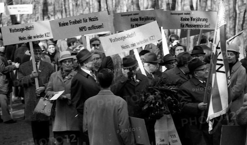 Good Friday 1945 the forest in Rombergpark was a place of crime. The commemoration of the Nazi crimes here on 23. 3. 1967 in Dortmund Bittermark a demonstration against neo-Nazism