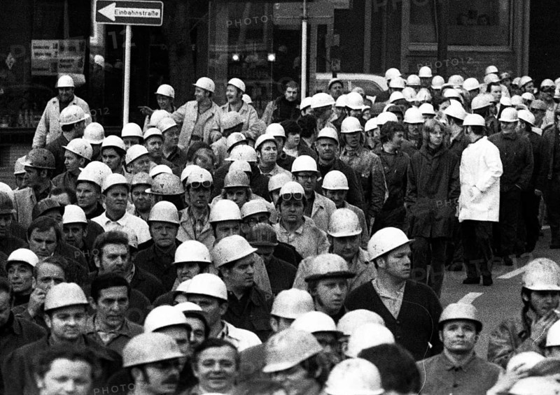 About 4000 steelworkers of Hoesch AG Westfalenhuette demonstrated on 14 January 1972