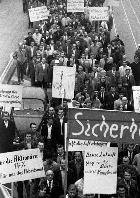 4000 workers of the steelworks Suedwestfalen AG took to the streets in Hagen on 4 October 1971 to protest for their jobs