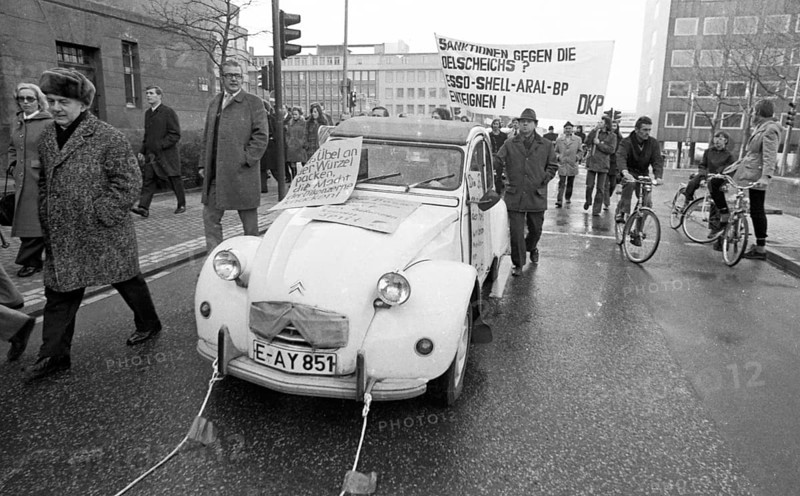 A demonstration with a DKP motorcade on 24 November 1973 in Essen against the driving bans on carless Sundays caused a sensation