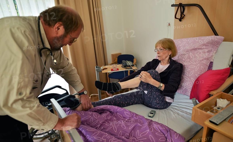 The Mother Theresa Hospice offers its guests a dignified home in a new friendly ambience for patients in their last stage of life. The intensive care of the palliative physician does the rest