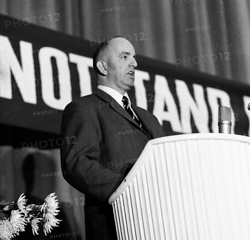 The Congress Emergency of Democracy was a first significant manifestation of trade unions and other democratic forces against the emergency laws on 30. 10. 1966 at the Roemer in Frankfurt/M