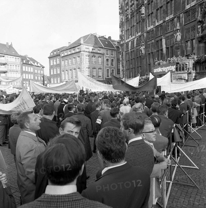 The anti-war day celebrated by trade unions and other democratic organisations was the day of Hitler's entry on 1. 9. 1939