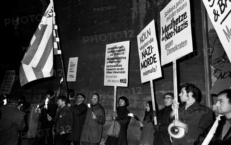 Cologne leftists demonstrated against neo-Nazis and international fascism through the city centre on 10. 11. 1968
