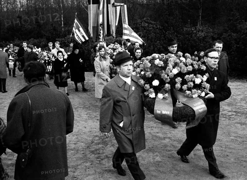 The traditional tribute to murdered Nazi victims on Good Friday 1945 in Rombergpark in Dortmund is also a demonstration