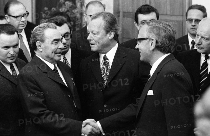 On the arrival of the Soviet Head of State and Party Leonid Brezhnev by Willy Brandt on 18. 5. 1973