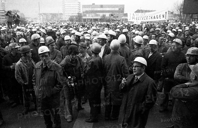 The detente policy of Willy Brandt and his SPD-FDP coalition was controversial. Spontaneously
