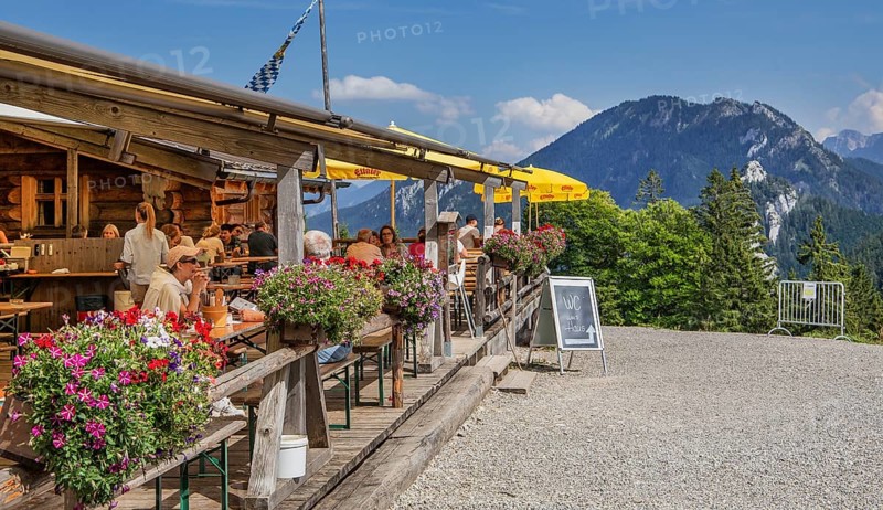 Sun terrace of the Kolbensattelhuette with Laber 1686m