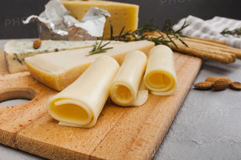 Isometric cheese composition