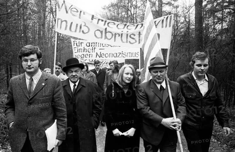 The honouring of the dead by the Nazi regime on Good Friday 1945
