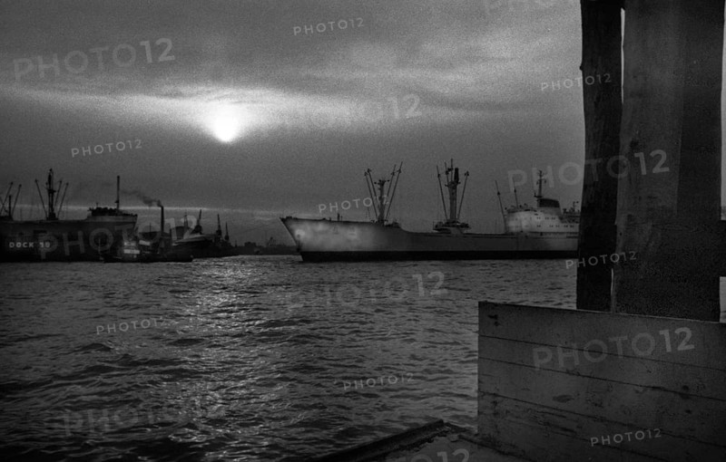 Work at the Port of Hamburg and Howaldtswerke Hamburg