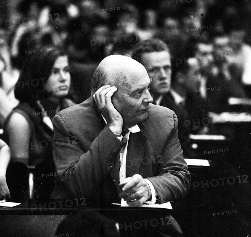 Congress of the student organisation SDS Sozialisischer Deutscher Studentenbund at the University of Frankfurt/M. on 22. 5. 1966
