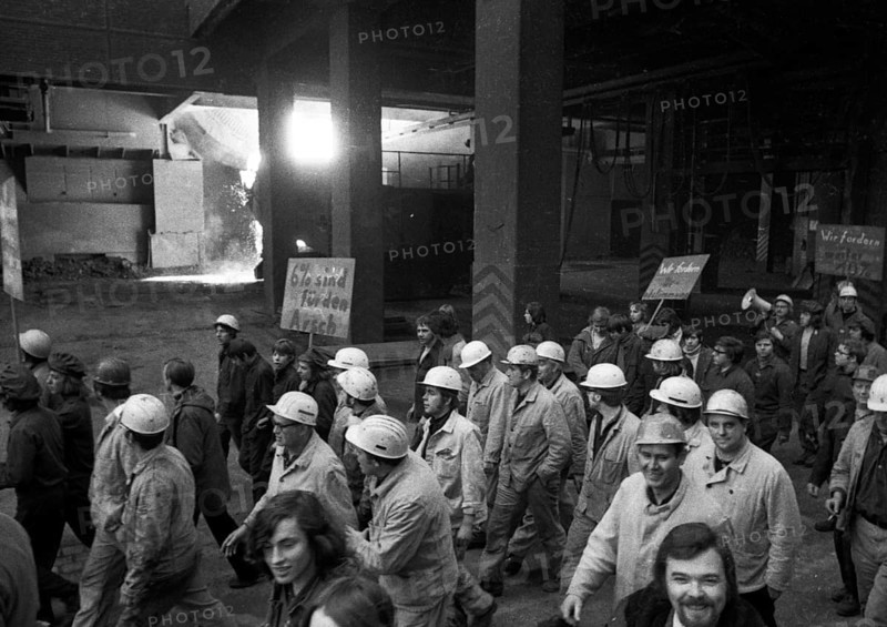 About 4000 steelworkers of Hoesch AG Westfalenhuette demonstrated on 14 January 1972