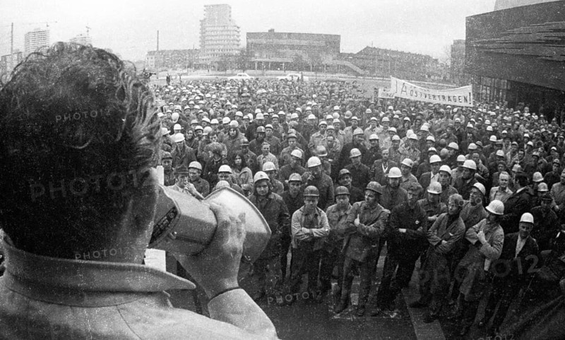 The detente policy of Willy Brandt and his SPD-FDP coalition was controversial. Spontaneously