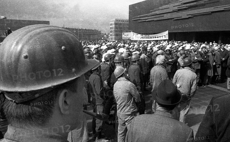 The detente policy of Willy Brandt and his SPD-FDP coalition was controversial. Spontaneously
