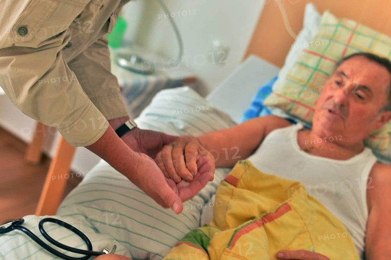 The Mother Theresa Hospice offers its guests a dignified home in a new friendly ambience for patients in their last stage of life. The intensive care of the palliative physician does the rest
