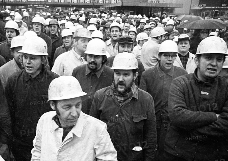 With a spontaneous strike and demonstration