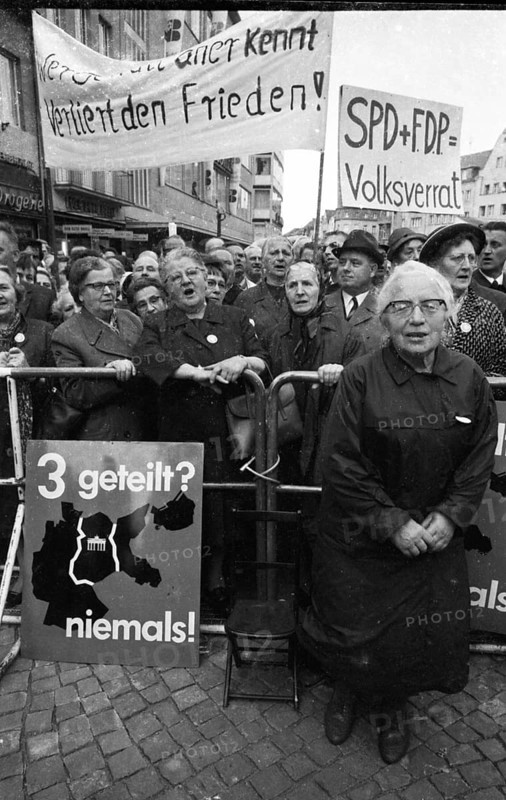 An expellees' rally on 30 May 1970 in Bonn with the NPD