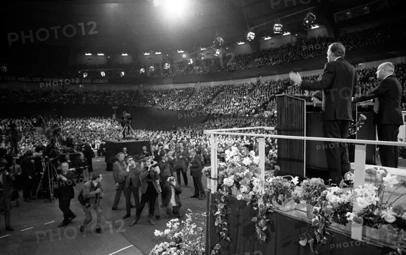 Performance and show by US revivalist Billy Graham on 2. 4. 1970 at the Westfalenhalle Dortmund