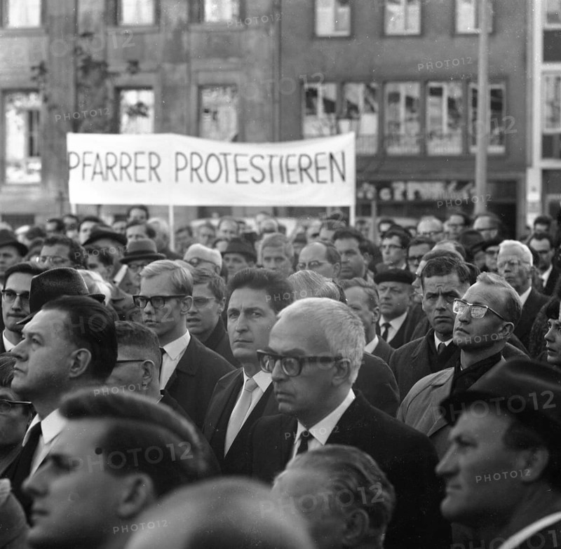 Those who support the Vietnam War betray the gospel of love. Pastors protest. With these slogans and sometimes wearing their robes