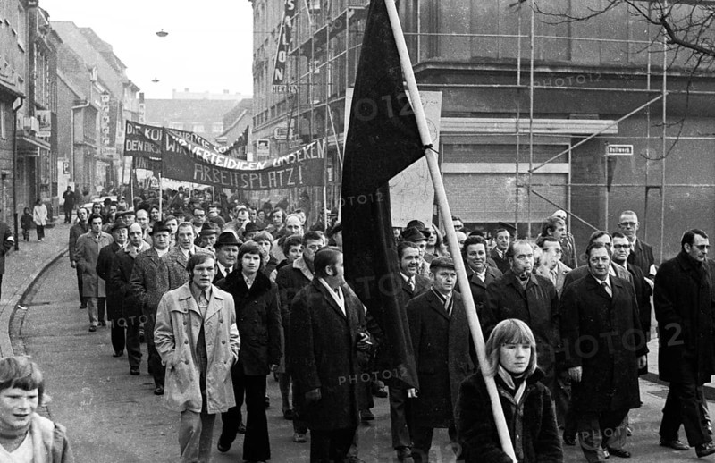 A workers' meeting in the wash-house of the Monopol colliery on 18 November 1973 in Kamen was replaced by a demonstration against the closure of the colliery