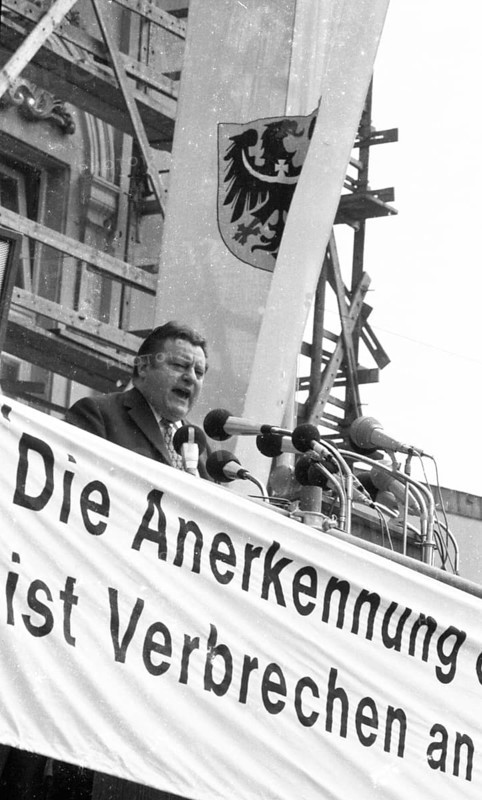 An expellees' rally on 30 May 1970 in Bonn with the NPD