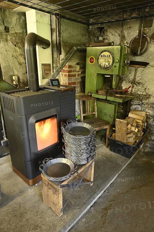 Forged iron pans