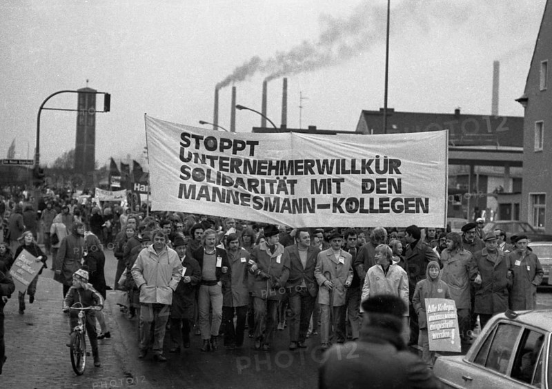 The dismissal of workers at the Mannesmann factory after a spontaneous strike not led by the union provoked protests by Mannesmann workers in Duisburg and other locations on 7 November 1973 and solidarity from workers at other factories