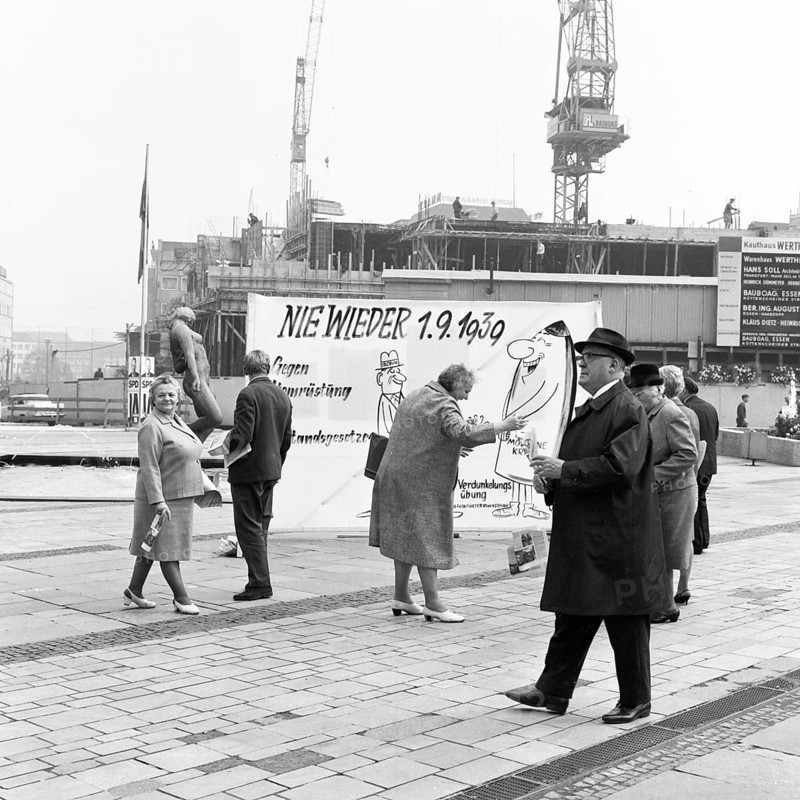 The anti-war day celebrated by trade unions and other democratic organisations was the day of Hitler's entry on 1. 9. 1939