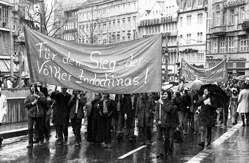 The peace movement's 1972 spring campaign addressed the public primarily with the demand for ratification of the Eastern treaties on 1. 4. 1972