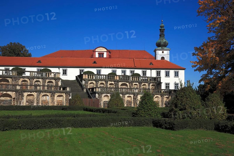 Zakupy Castle