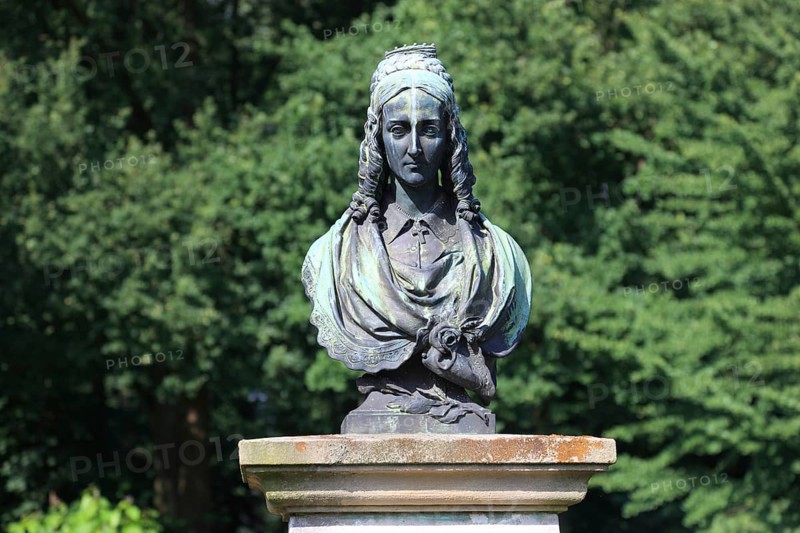 Bueste von Annette von Droste-Huelsgoff in the park of Huelshoff Castle