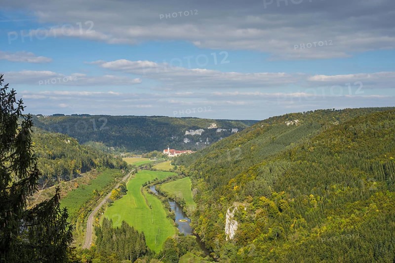 Panorama from Knopfmacherfelsen into the upper Danube valley