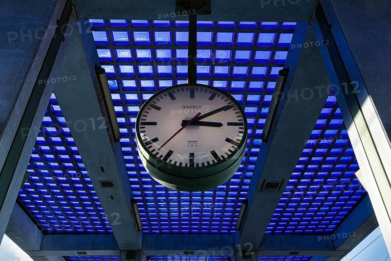 Clock on the platform of the S-Bahn