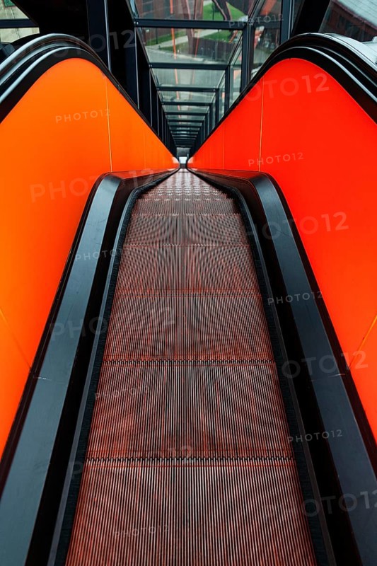 Escalator downwards