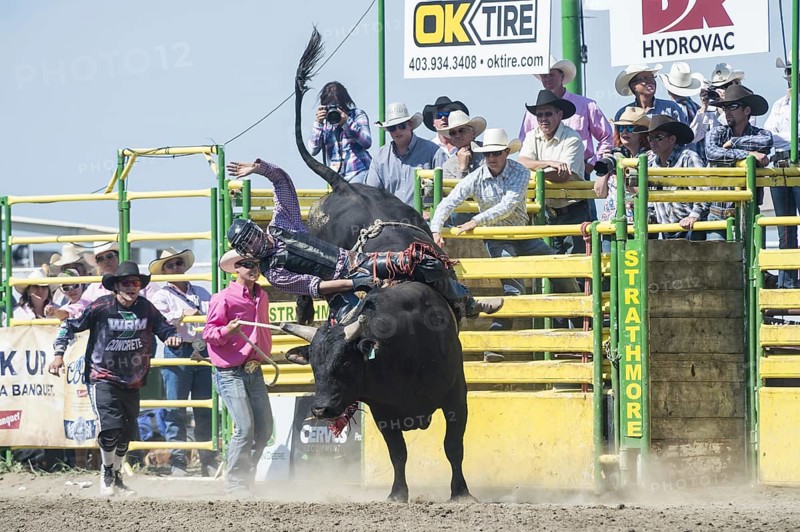 Cowboy bull riding